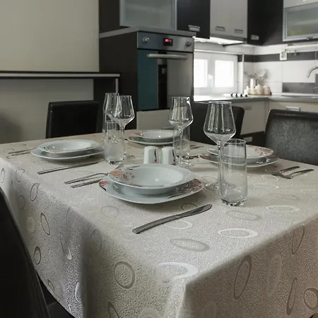 Near Clinical Center Mother Teresa-drzavna Bolnica Majka Tereza,city-center,free Parking סקופיה