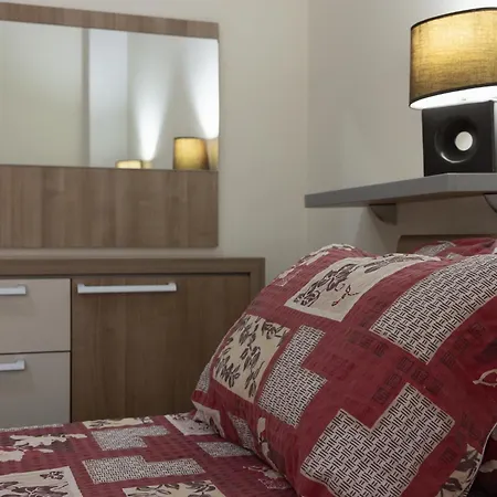 Near Clinical Center Mother Teresa-drzavna Bolnica Majka Tereza,city-center,free Parking דירה